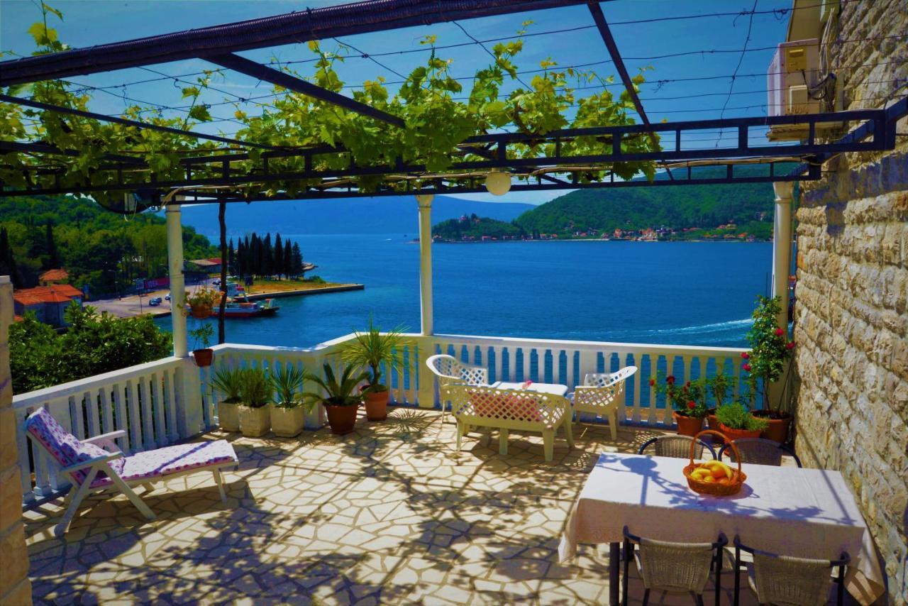 Apartments Okuka Tivat Exterior photo