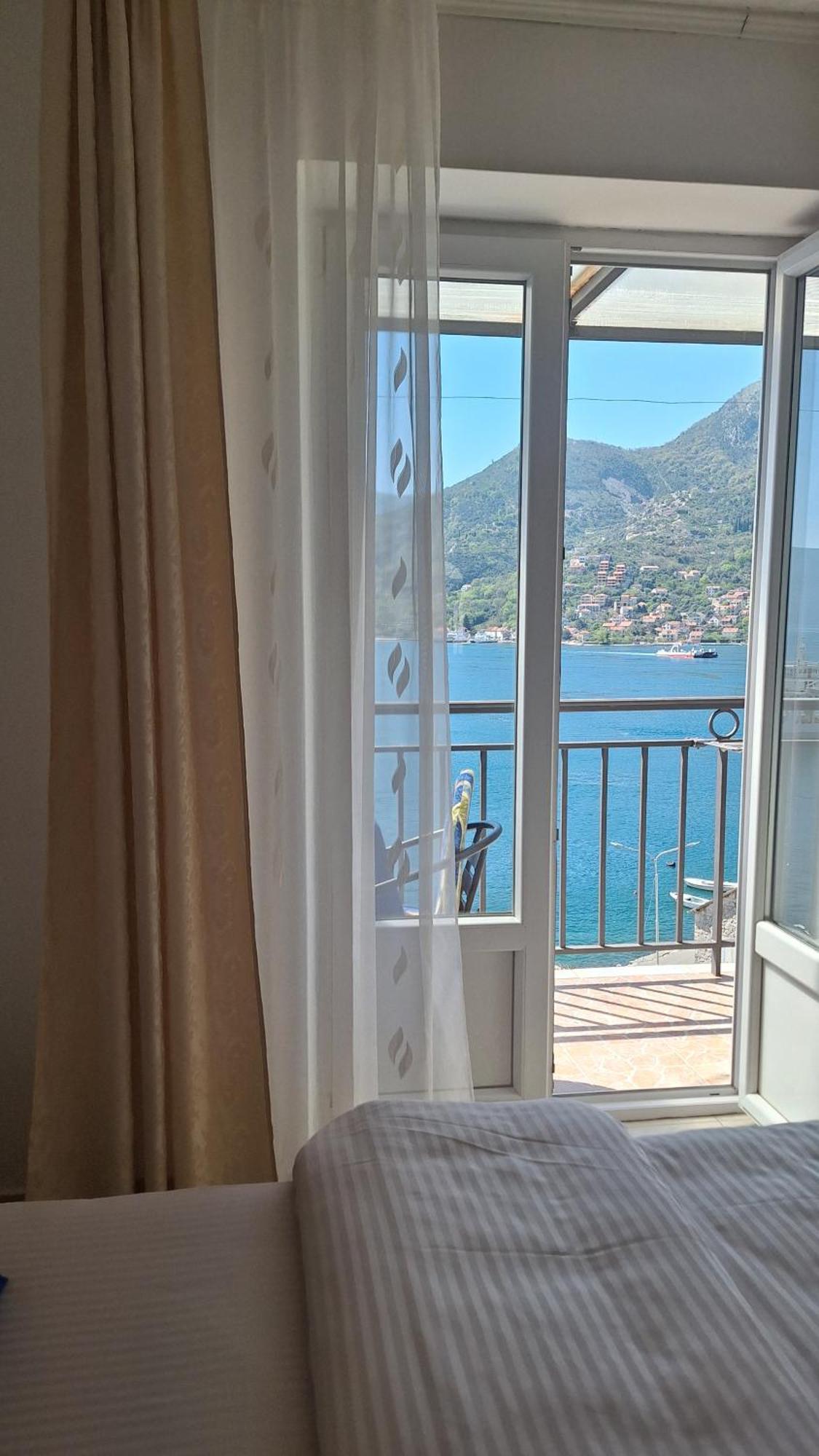 Apartments Okuka Tivat Exterior photo